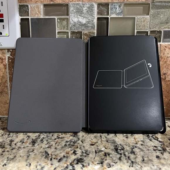 Kindle Tablets & Accessories Nwot Kindle Paperwhite Fabric Cover